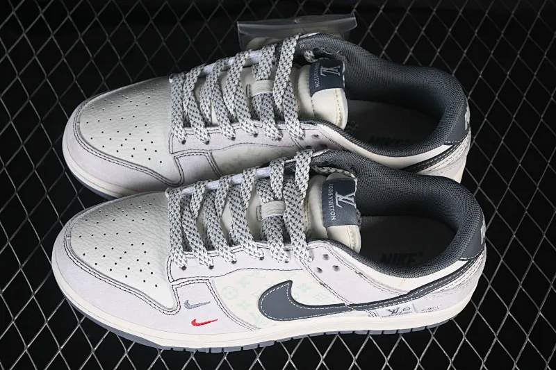 All categories Nk SB Dunk Series Nk SB Dunk Low High-end customized low-top sneakers Nike SB Dunk Low LV joint model High-end customized low-top casual sneakers YX5066-391